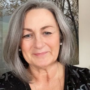 Meet your Posher, Loralee